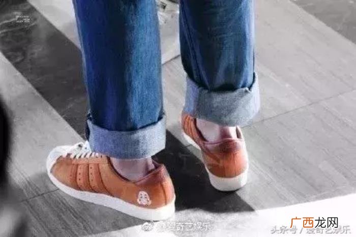 王源露脚踝，看图猜王俊凯、王源、易烊千玺……的脚踝
