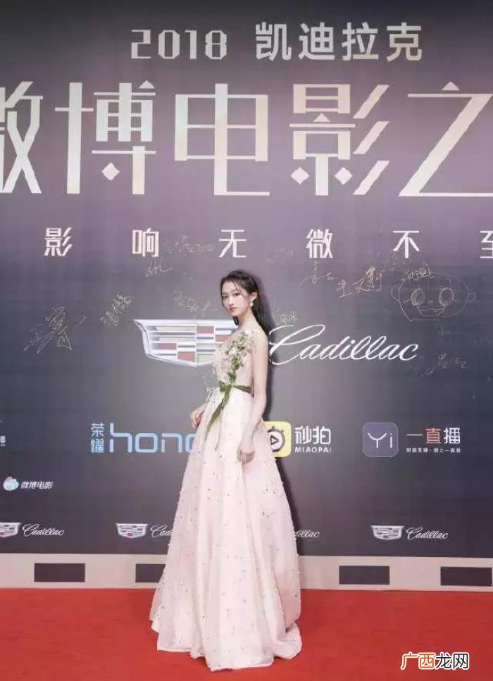 唐嫣张嘉倪，张嘉倪、高圆圆、关晓彤、唐嫣近照穿搭合集