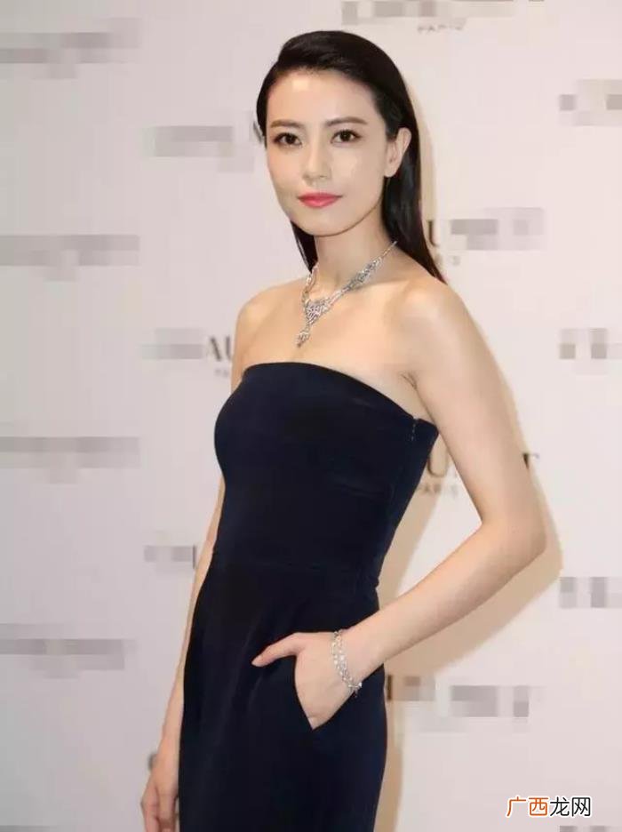 唐嫣张嘉倪，张嘉倪、高圆圆、关晓彤、唐嫣近照穿搭合集