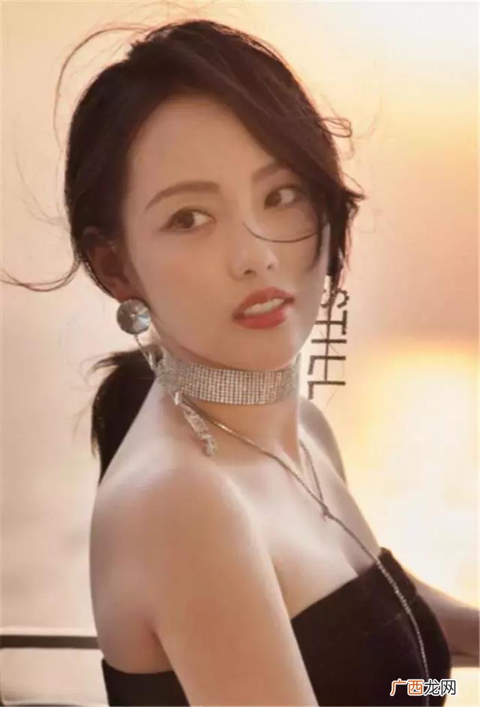 唐嫣张嘉倪，张嘉倪、高圆圆、关晓彤、唐嫣近照穿搭合集