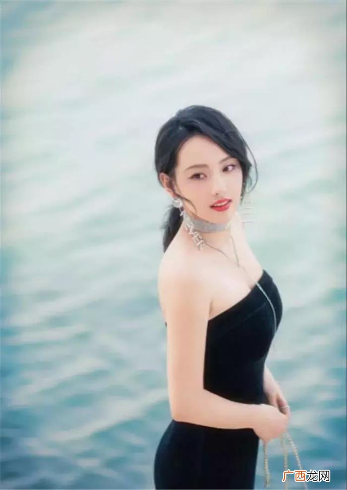 唐嫣张嘉倪，张嘉倪、高圆圆、关晓彤、唐嫣近照穿搭合集
