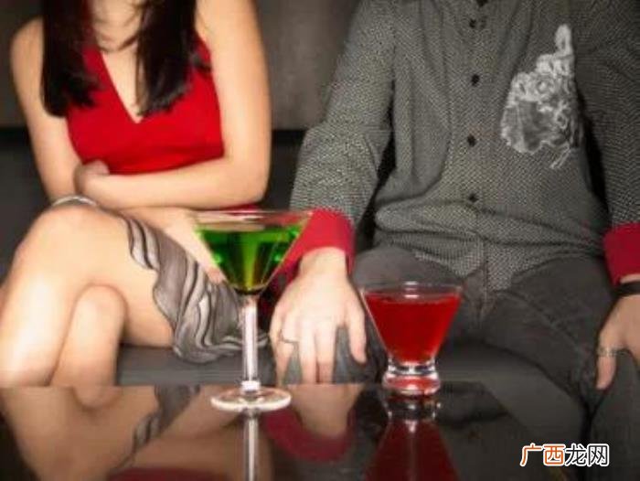假装爱你的男人会这样对你 假装爱你的男人有四点