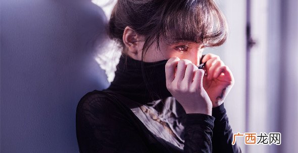 自卑心理的主要表现！我该如何克服自卑？