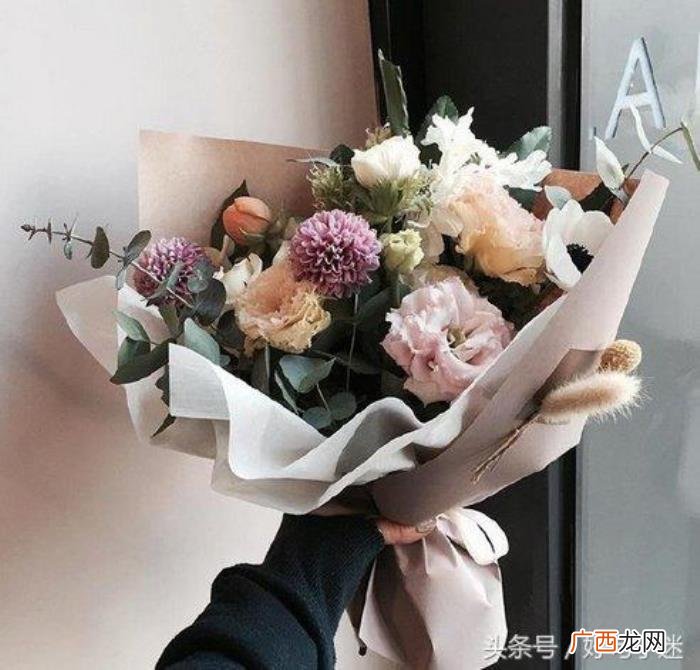 朋友圈表示伤心难过的句子 形容伤心难过的句子