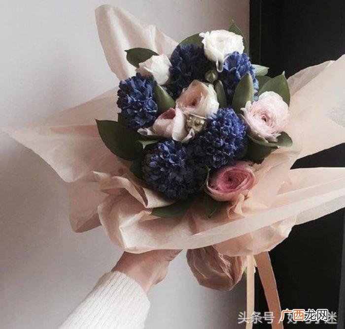 朋友圈表示伤心难过的句子 形容伤心难过的句子