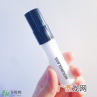 hourglass妆前乳怎么用?hourglass妆前乳使用方法