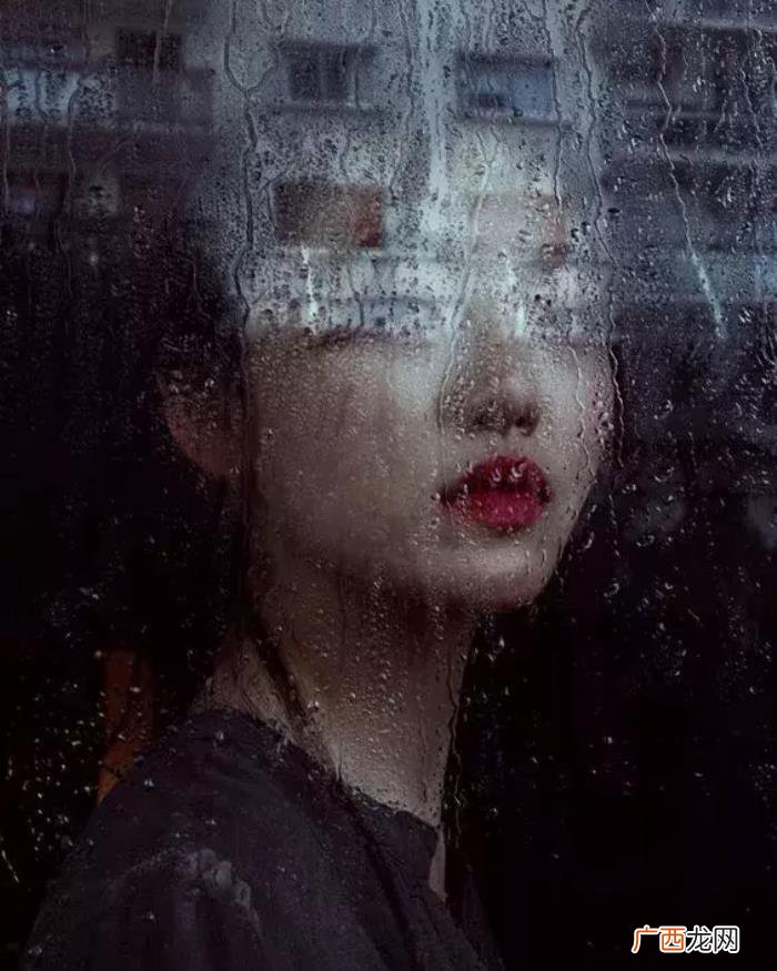 雨天也能用手机拍出唯美照 雨天图片唯美