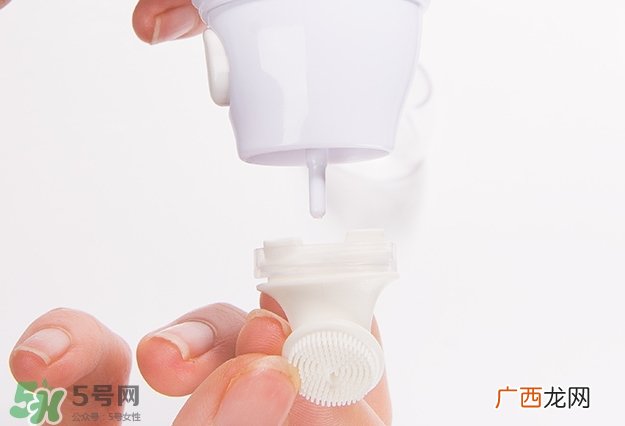 rire去黑头清洁液按摩刷怎么用？rire去黑头清洁液按摩刷用法