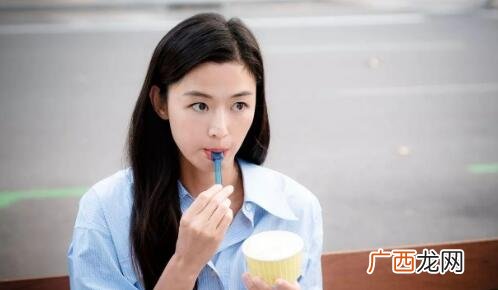 女朋友老暗示我买东西给她？她是不是把我当取款机