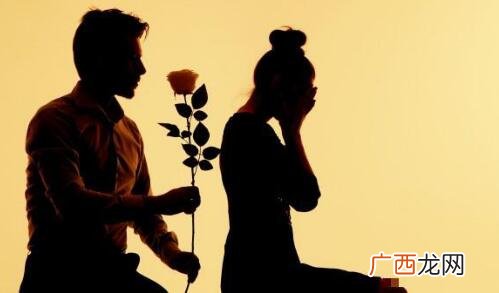 和女朋友冷战怎么解决怎么哄？男人先低头不丢人