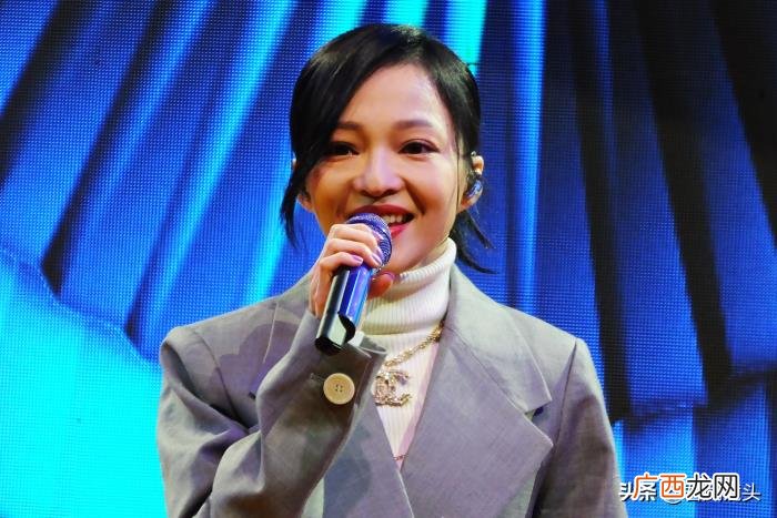 张韶涵人气，张韶涵湖北宜昌露天商演人气爆棚致交通瘫痪