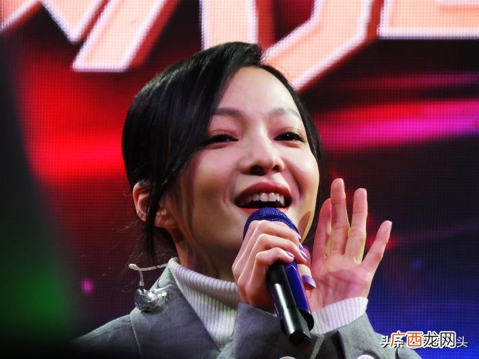 张韶涵人气，张韶涵湖北宜昌露天商演人气爆棚致交通瘫痪