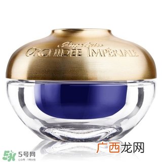 用眼霜会长脂肪粒吗,眼霜用多了起脂肪粒吗