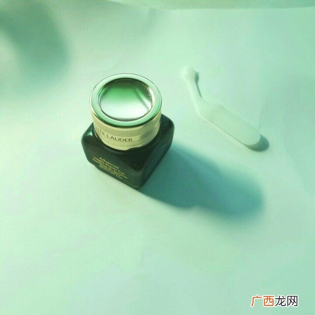 黑眼圈很重用什么眼霜？黑眼圈严重用什么眼霜