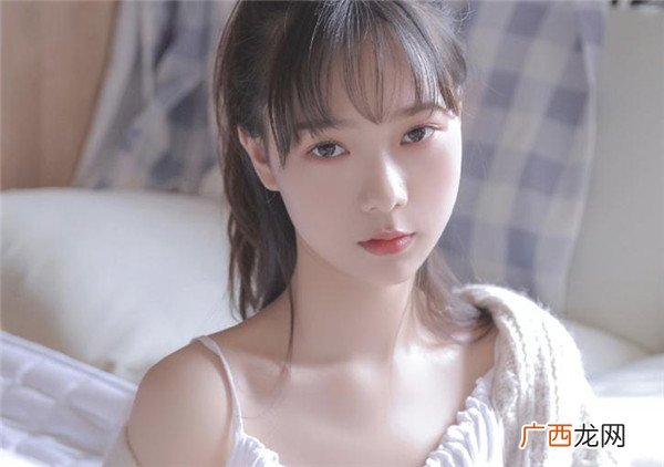 发现女朋友和别人暧昧，要不要原谅她？