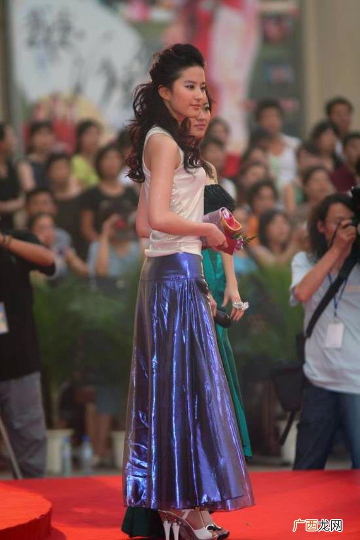 刘亦菲快本，快本跳舞的刘亦菲美的头发丝在发光