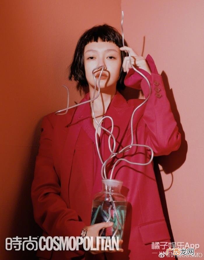 奚梦瑶高中，何猷君晒奚梦瑶和妹妹同框照;高圆圆高中清纯照曝光