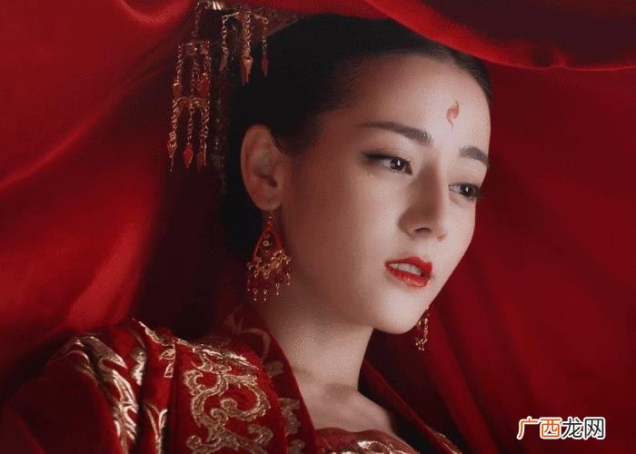 惊艳的古风句子和诗 晒三口之家唯美的句子