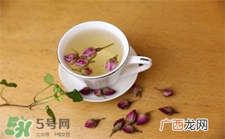 玫瑰花泡水可以敷脸吗?泡过的玫瑰花敷脸好吗?