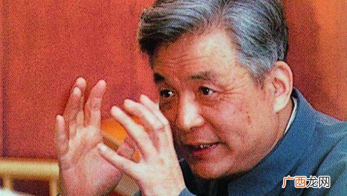 叫邓稼先以身许国；有一种精神 赞美邓稼先的句子
