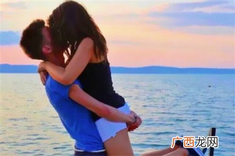 感情越来越淡了怎么办？情侣间怎么才能增加亲密度？