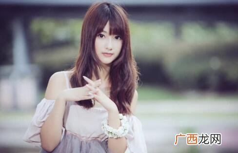 中年男人喜欢什么样的女人?撒娇小女人更讨喜