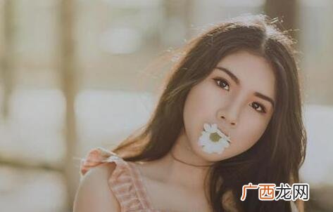 女朋友爱你的表现，这些小细节就是她爱你的证明