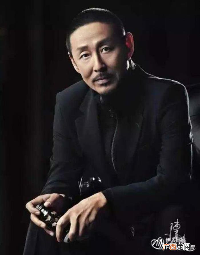 靳东陈道明，陈道明对靳东的评价真是有一些过分