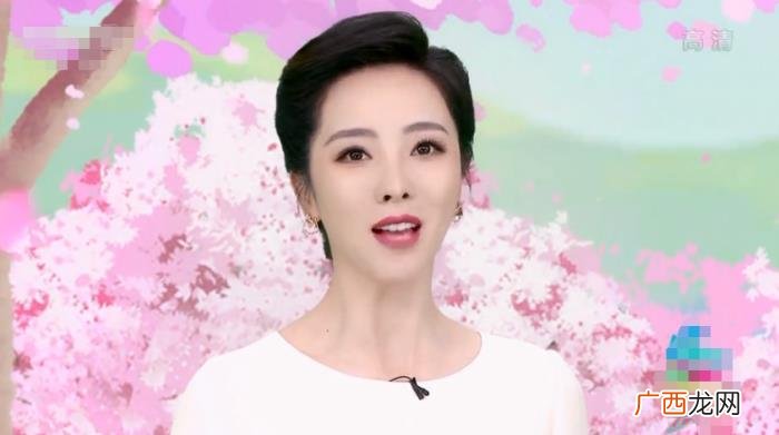 李思思晒照，34岁李思思晒健身照儿子意外入镜