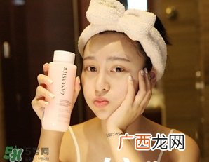 兰嘉丝汀粉水和兰蔻粉水哪个好？兰嘉丝汀粉水和兰蔻粉水对比