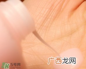 兰嘉丝汀粉水和兰蔻粉水哪个好？兰嘉丝汀粉水和兰蔻粉水对比