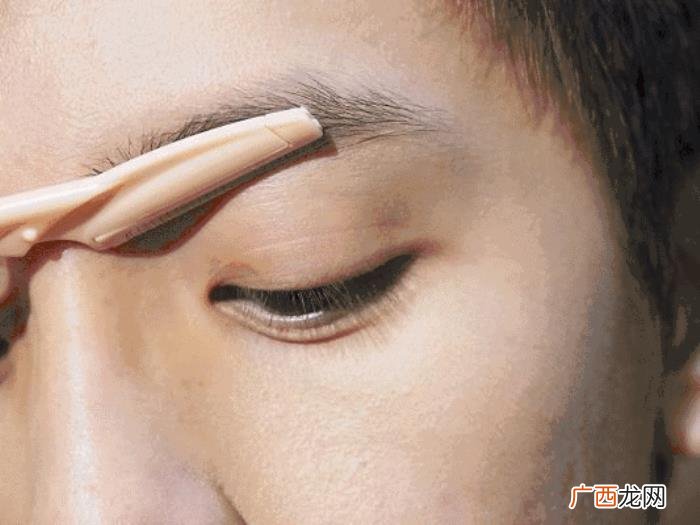 杨洋的眉形，杨洋张一山告诉你一款好的眉形能改变一个...