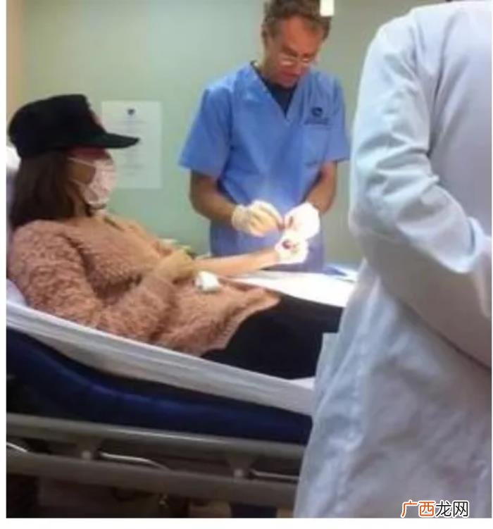 唐嫣混港圈，唐嫣港圈黑料被扒;虎牙弟弟毕业出问题