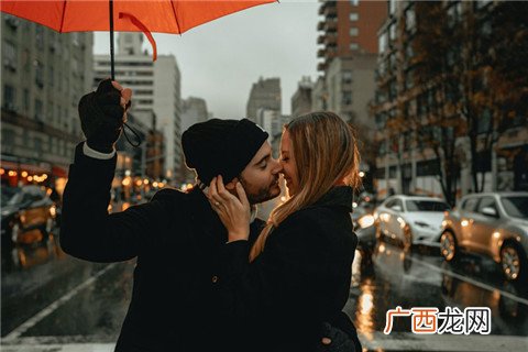 女朋友为什么经常要抱抱？抱抱的好处有哪些？