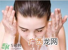 不洗脸涂护肤品好吗?不洗脸对皮肤好是真的吗?