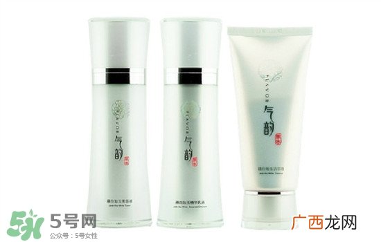 韩束和百雀羚哪个好？韩束和百雀羚哪个更补水？