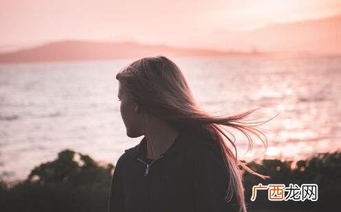 女朋友对我爱理不理的很伤人，我该怎么办？