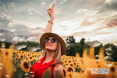 怎么安慰人？安慰别人时最伤人的4句话，你说过几句？