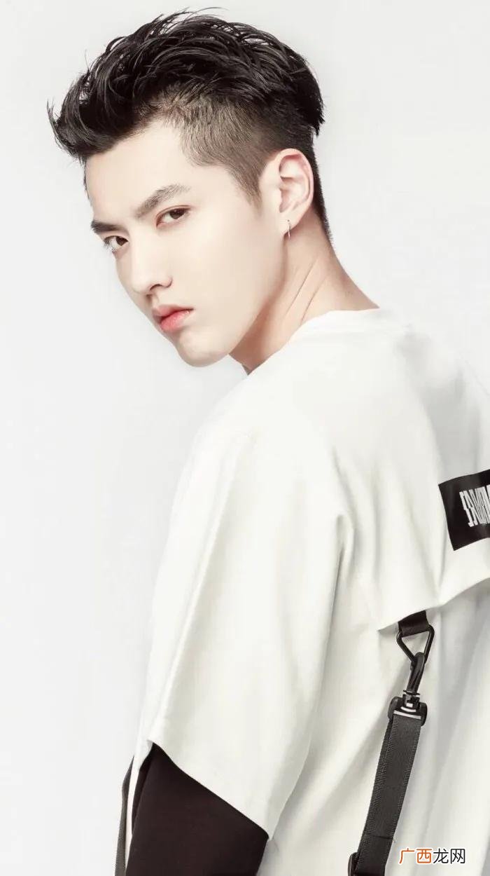 吴亦凡生日，为何同一天生日的吴亦凡却无人祝福