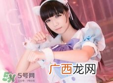 手臂上有很多小疙瘩是怎么回事_怎么办