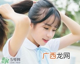 手臂上有很多小黑点是怎么回事_怎么办