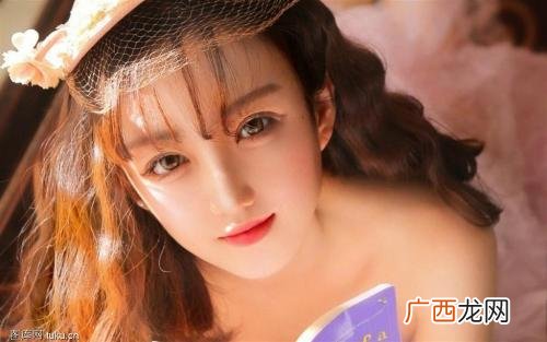惹女朋友生气了怎么哄?3个方法让她喜笑颜开