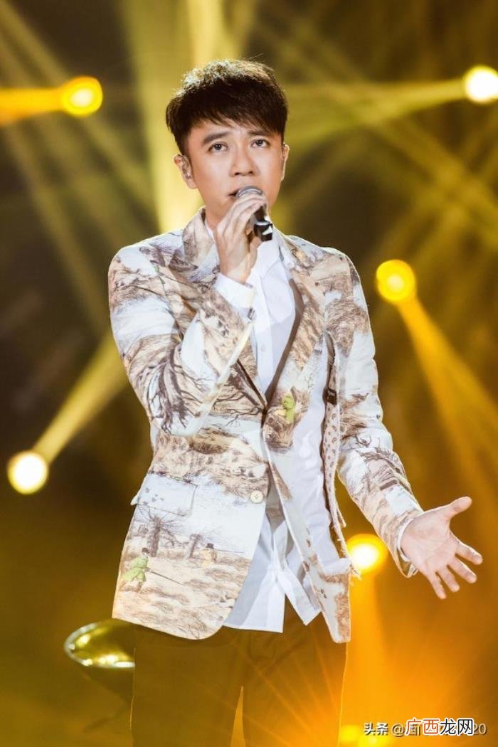黄霄云汪峰，黄霄云替汪峰按键转身引发车轮战带来的一点思考