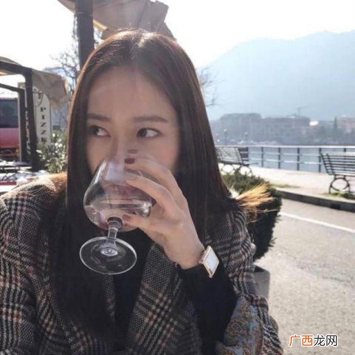 郑秀晶微博，krystal郑秀晶近期微博ins穿搭