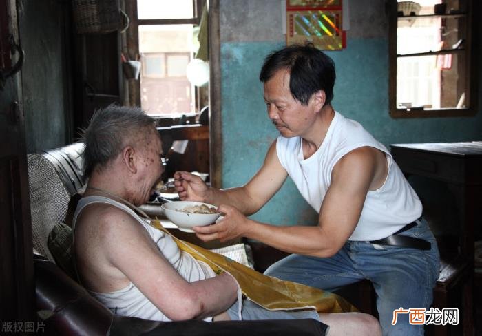 我的圣诞节过成了圣诞劫 圣诞节结婚怎么样