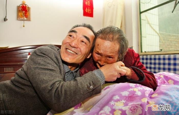 我的圣诞节过成了圣诞劫 圣诞节结婚怎么样