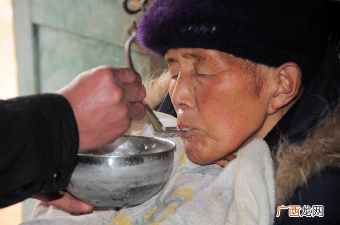 我的圣诞节过成了圣诞劫 圣诞节结婚怎么样
