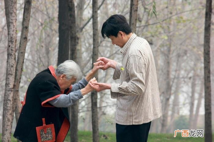 我的圣诞节过成了圣诞劫 圣诞节结婚怎么样