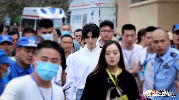 王俊凯路透，王俊凯客串周杰伦新电影最新路透图来了