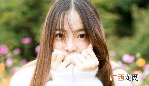 一个女人暗恋你的表现，想不发现都难